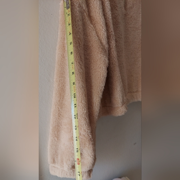 SO Junior's Plus Size 2X 1/4 Zip Cropped Sherpa Pullover Beige Dropped S… - Picture 7 of 8